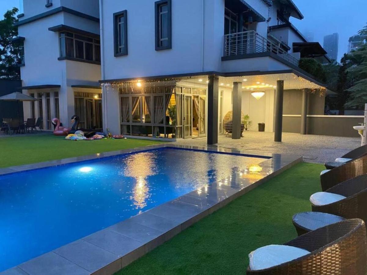 The Corner House Mont Kiara Vila *
