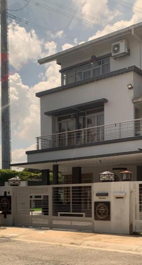 Vila The Corner House Mont Kiara Kuala Lumpur